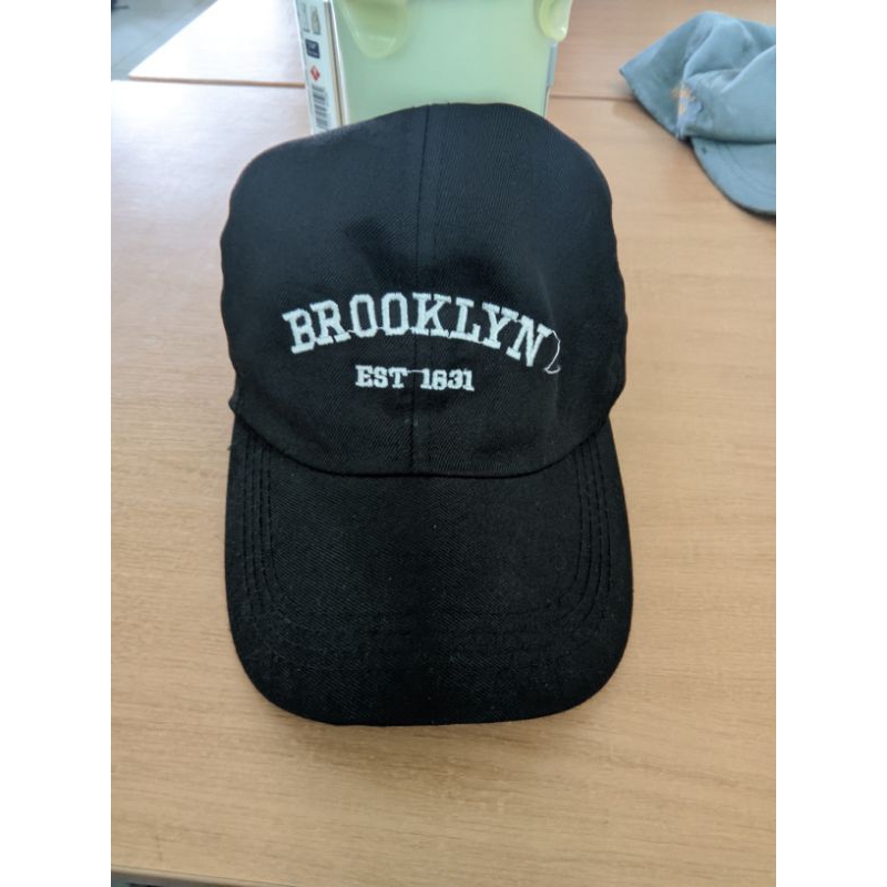 topi BROOKLYN