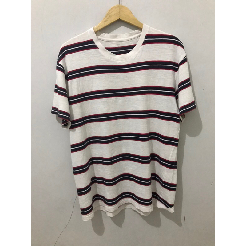 Kaos stripe design united/uniqlo