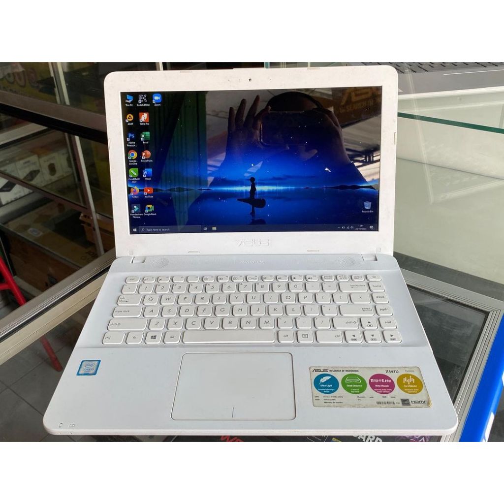 Laptop seken second ram 8gb core i3 Asus X441UV