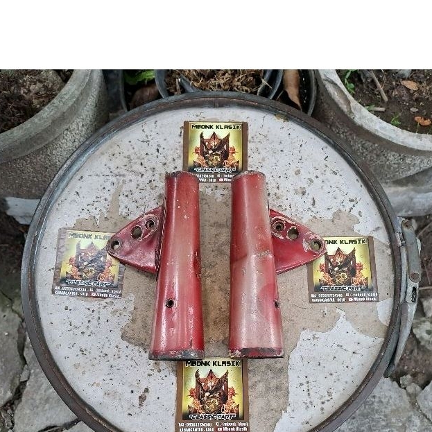 kupingan lampu depan cb100 cb125 s90 s90z s110 benly ORIGINAL kupingan lampu honda s90 s90z s110 ben