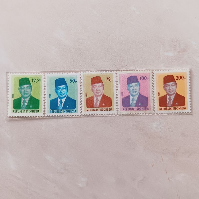 

(AC) Perangko Indonesia 1980 Presiden Soeharto Set Lengkap 5pcs Mint