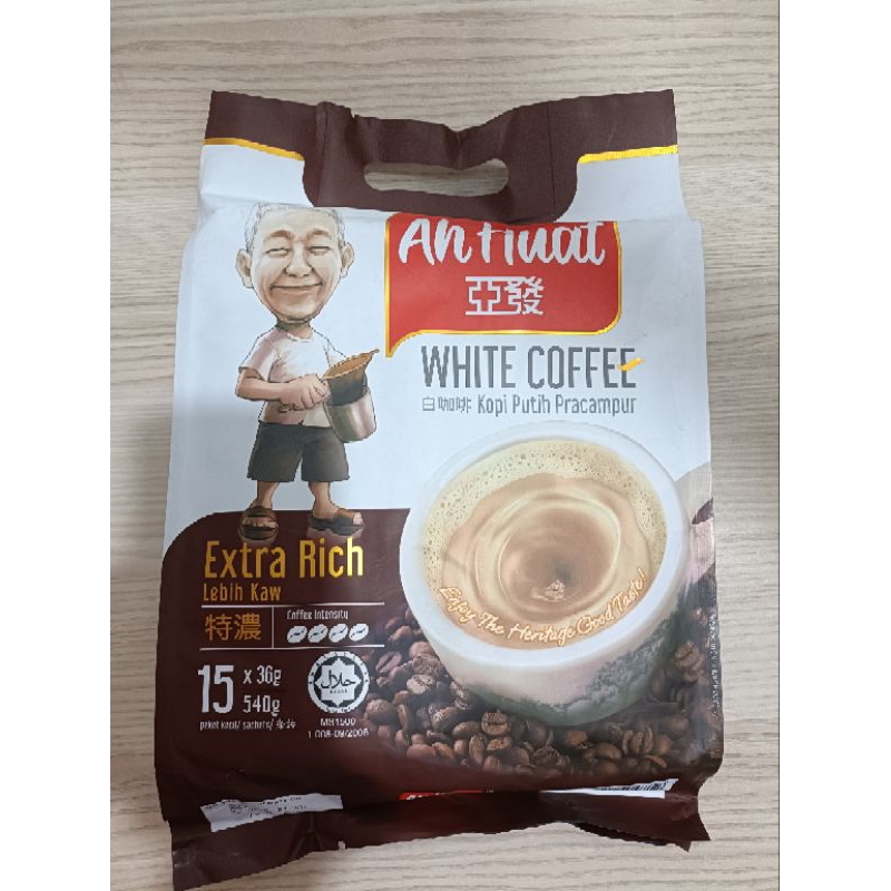 

Ah Huat White Coffee Extra Rich / Lebih Kaw isi 540 gram (36g × 15 Sachet)