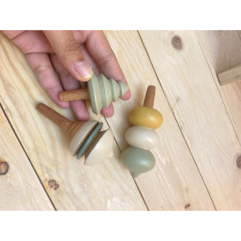preloved gangsing kayu twinkle well | preloved Twinkle Gasing - preloved Wooden Spinning top - Maina