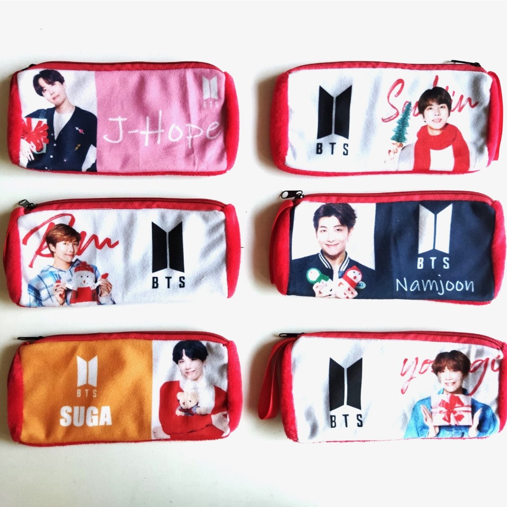 

ANNYEONG HASEYO GIFT SHOP | Tempat Pensil Karakter BTS | J-Hope - RM - Suga - Kim SeokJin - Kim Namjoon - Min Yoongi | 19 cm x 9,5 cm