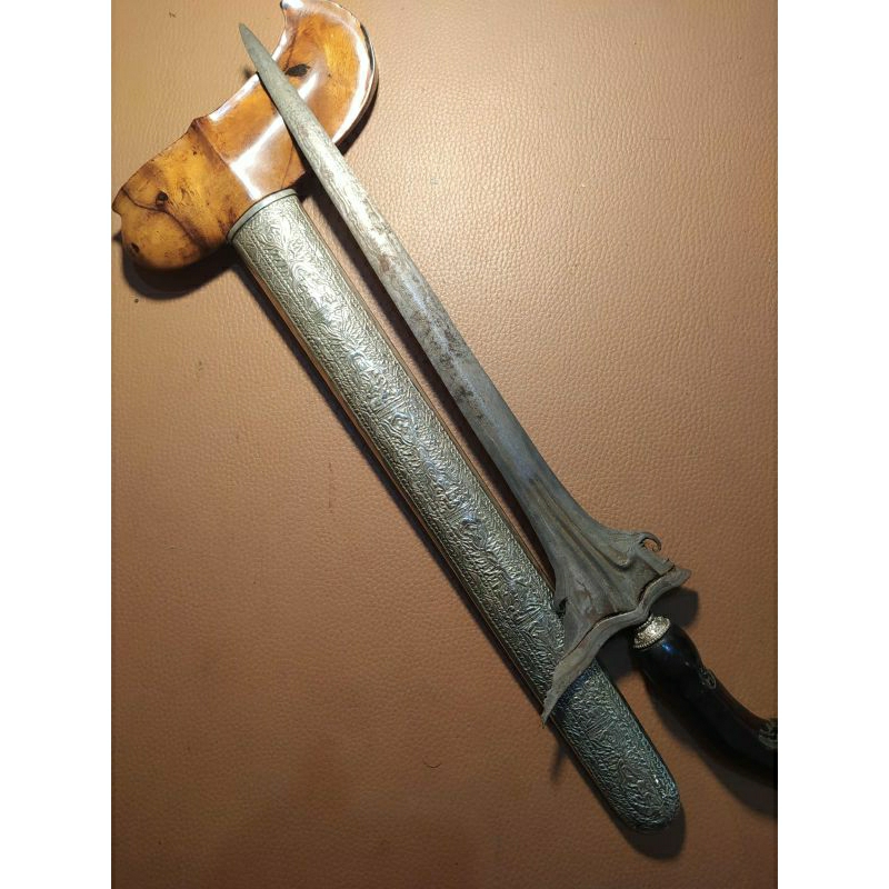 KERIS KARNO TINANDING MATARAM