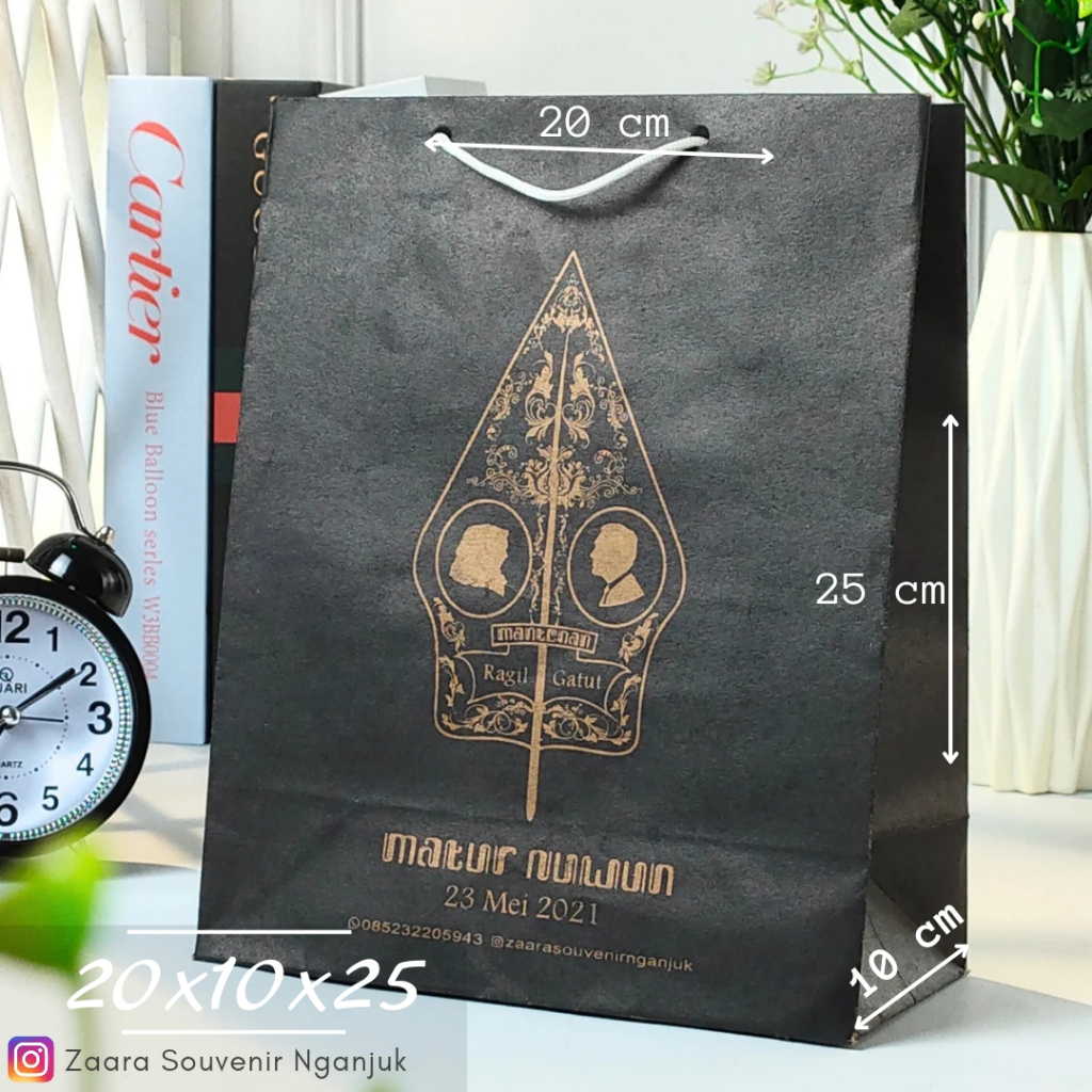 

Paper Bag Custom -20 cm x 10 cm x 25 cm-Paper Bag Kado-Paperbag Sablon-Tas Souvenir- Paperbag Hitam