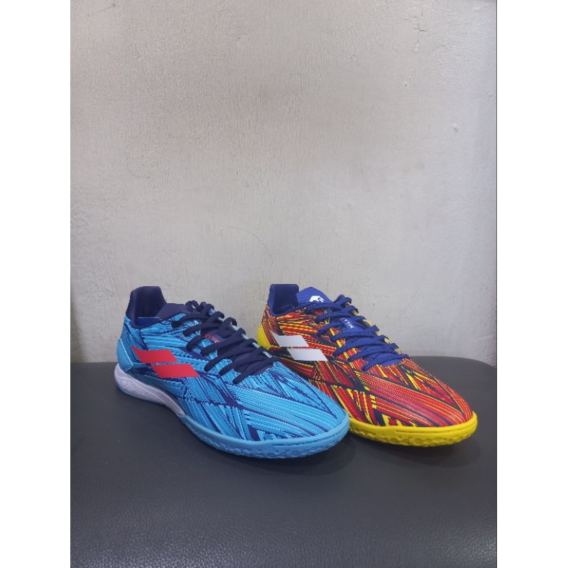 Mills Sepatu Futsal Matera In
