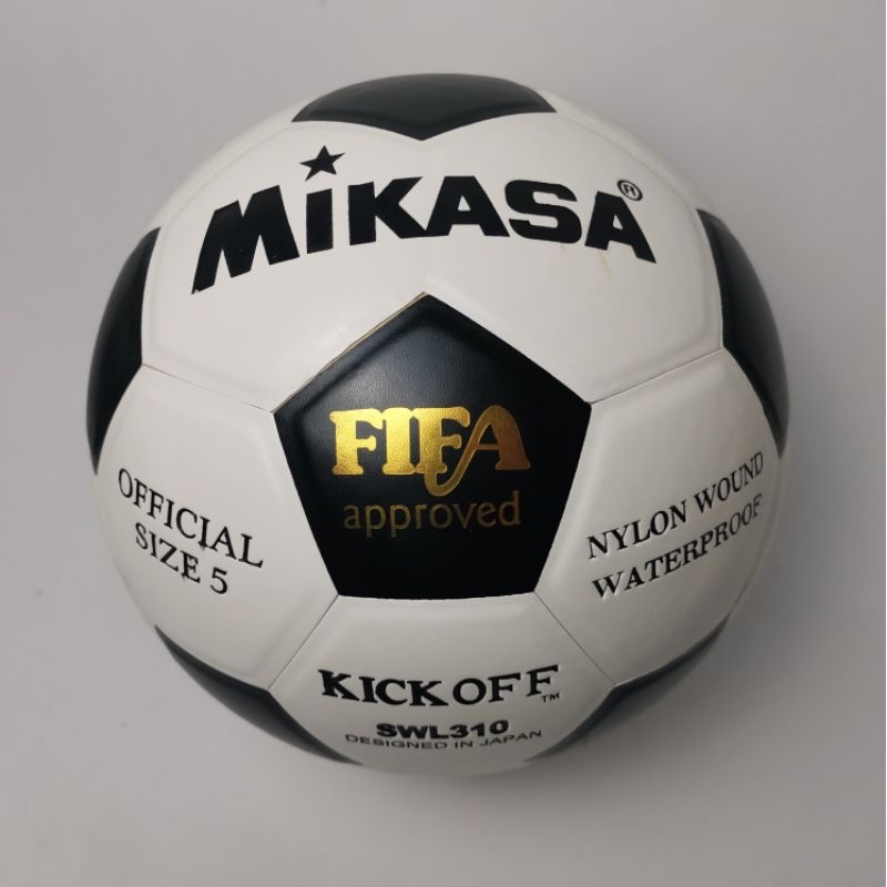 Bola kaki Mikasa kick off