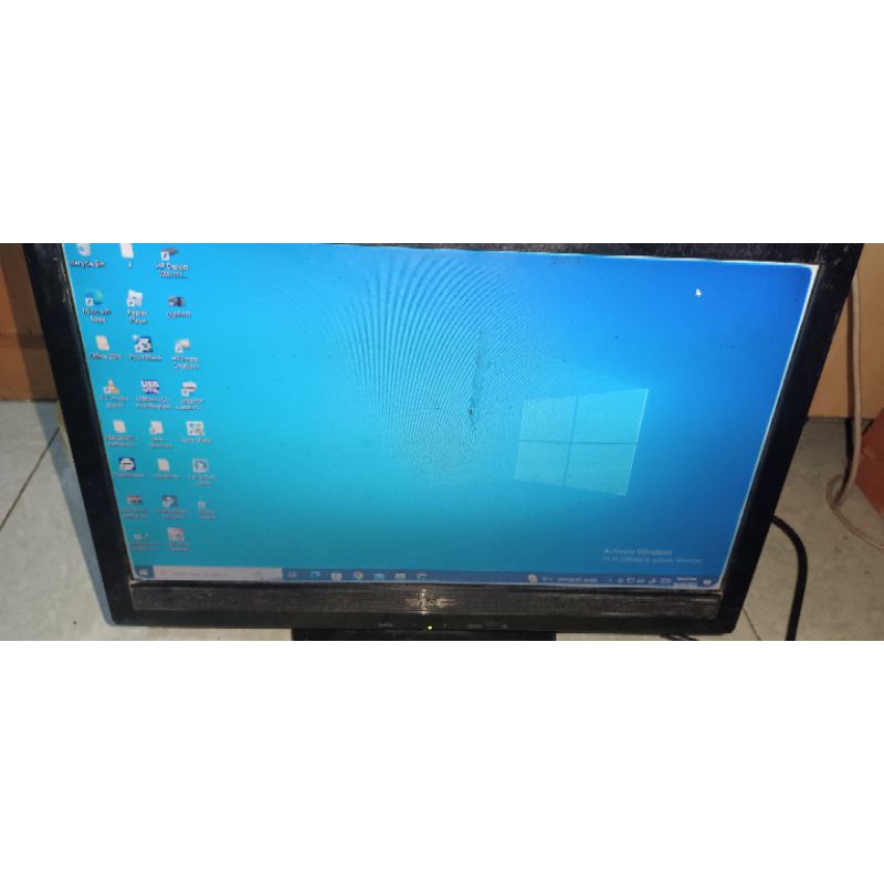monitor komputer aoc 16 in minus pinggir