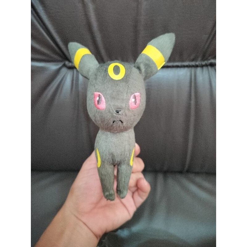 Boneka pokemon umbreon ori