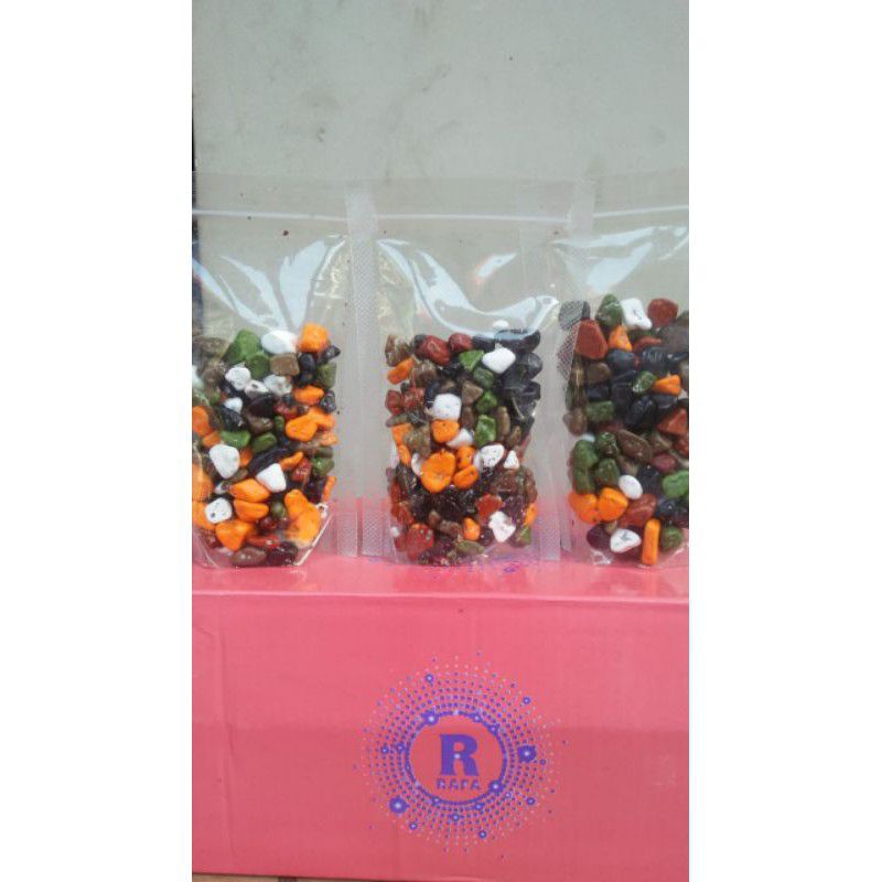 

Cokelat kerikil / COKIL / Coklat krikil oleh-oleh haji umroh kemasan ecer harga grosir hanya di grosir jajanan arab warna coklat random coklat batu khas Turki asli cemilan enak Jajanan ARAB- coklat Arab - coklat krikil