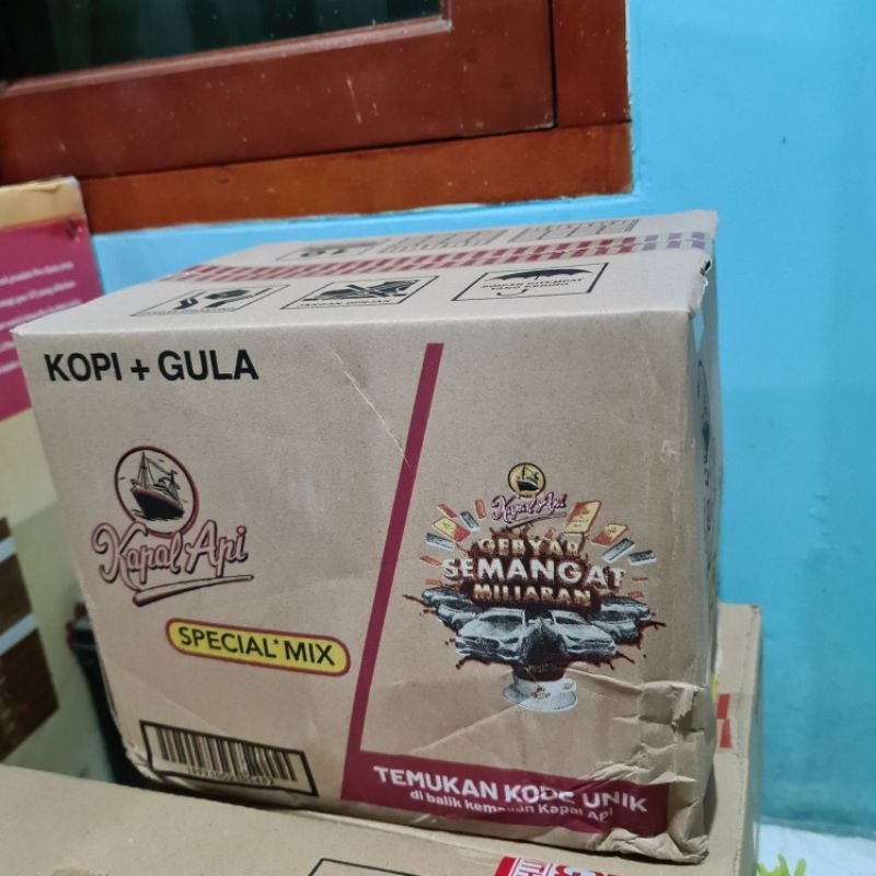 Kopi kapal api mix 1 dus