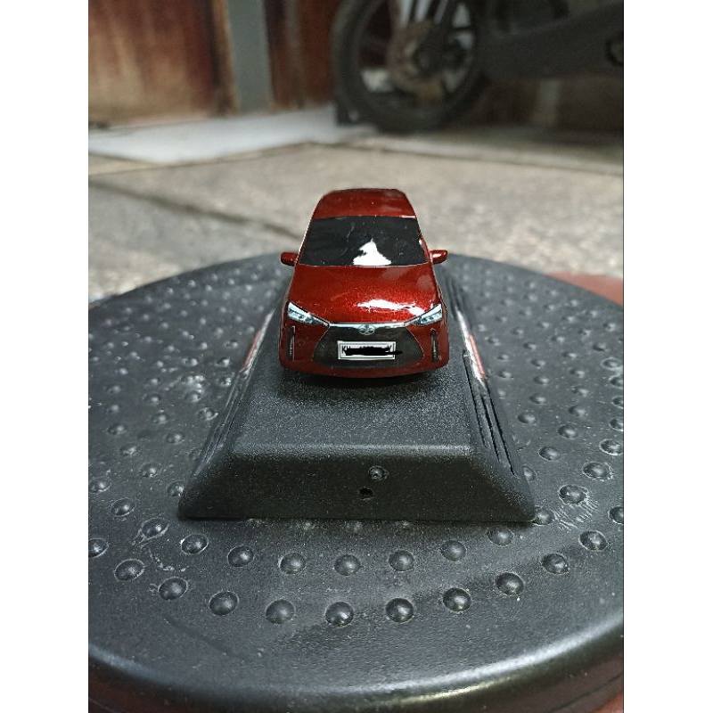 PARFUM MOBIL MINIATUR PAJANGAN  TOYOTA NEW  AGYA 2023 BISA CUSTOM WARNA +PLAT NOMOR