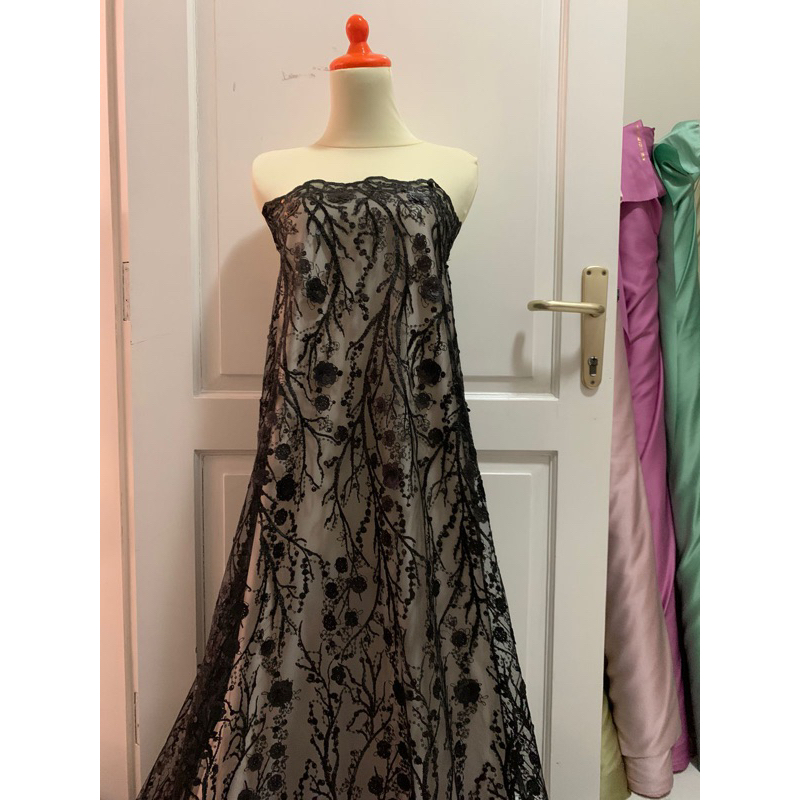 Kain Bahan Brukat Tile 1/2 Meteran Bordir Payet Freya Kain Kebaya Mewah Elegant Warna Hitam Black