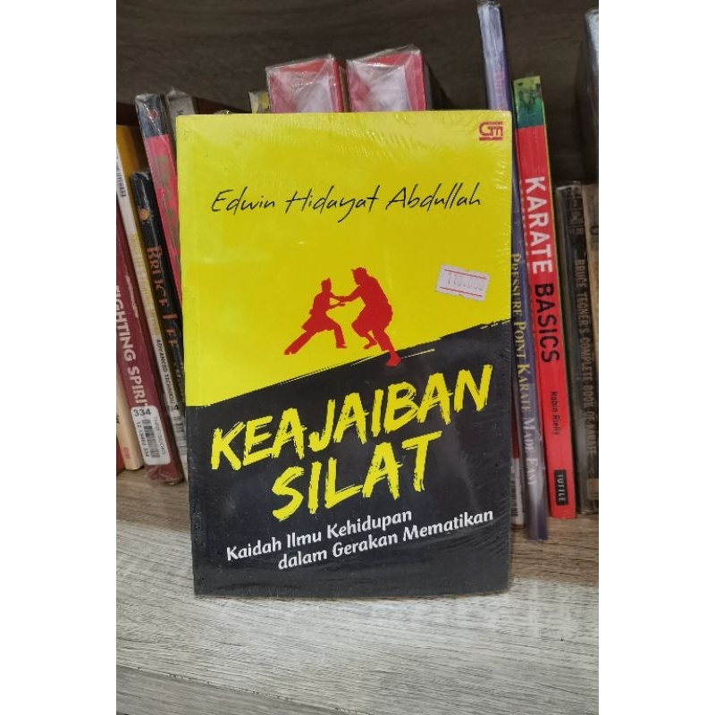 Buku beladiri keajaiban silat