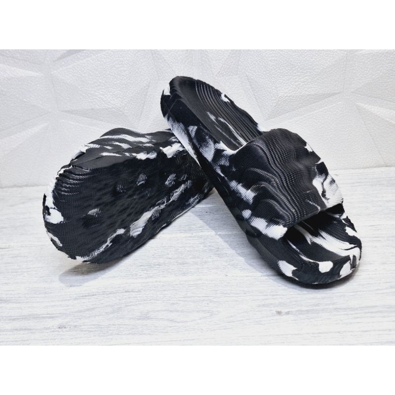 Dijual sendal karet Gosome putih