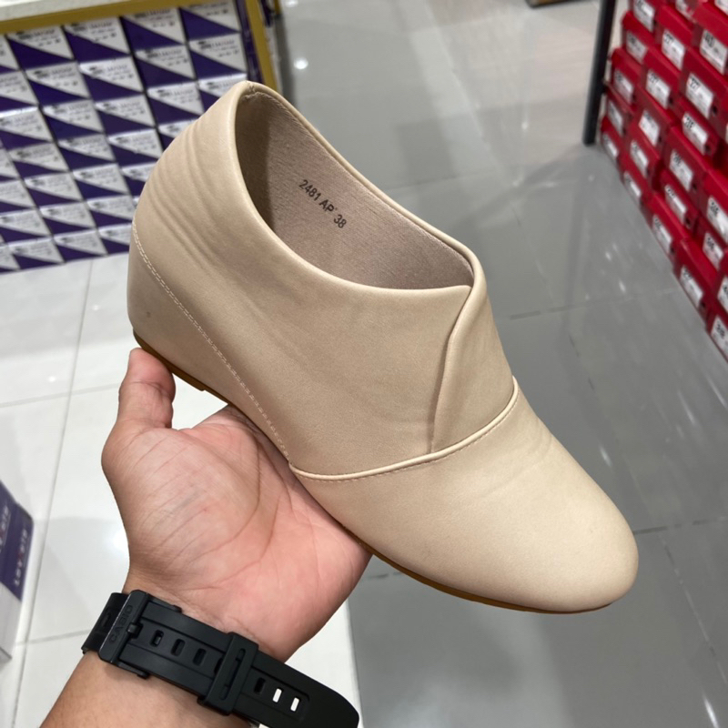 Laviola sepatu boots wedges wanita super keren dan comfy 36-40