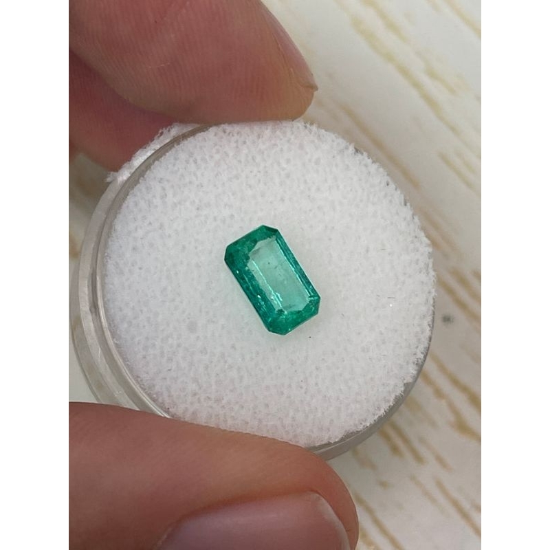 Natural Emerald Beryl Colombia Ce minor - Insignificant