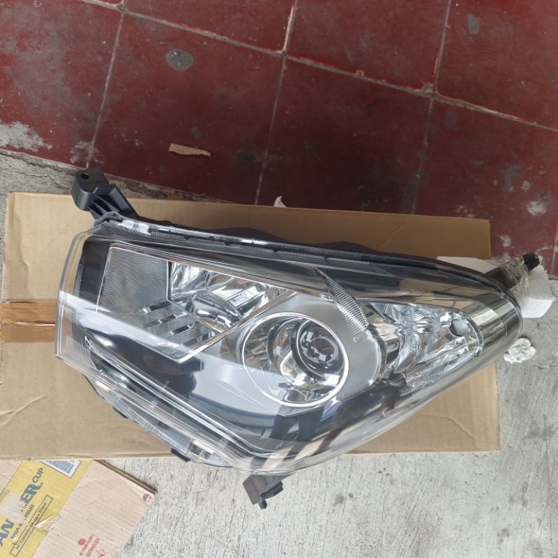 headlamp sirion 2015 -2017 1buah