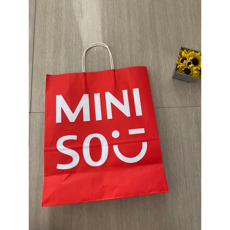 

Paperbag Miniso Red (Medium)