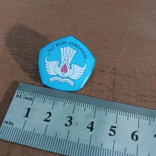 Pin Bros Tut Wuri Handayani Resin - Pin Aksesoris Tut Wuri Handayani