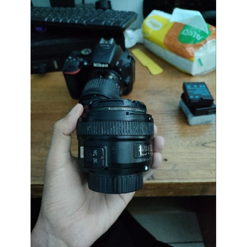 Nikon D5500 Bekas + Lensa Kit Nikkor + Lensa fix Youngnou 50 MM