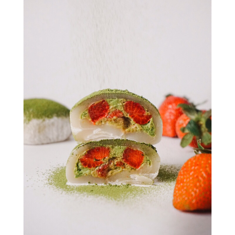 

strawberry Matcha CreamDaifuku