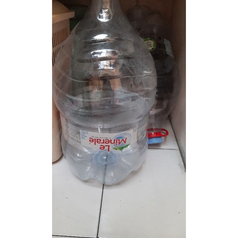 Galon kosong Le Minerale