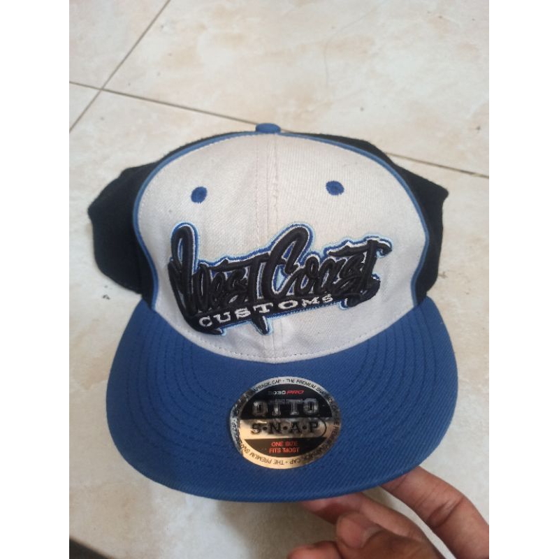 Topi West Coast Customs