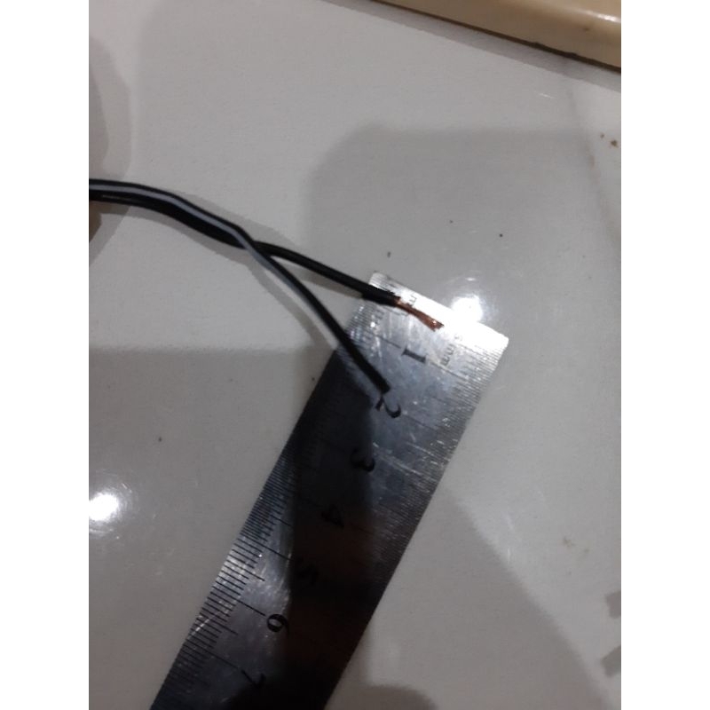 kabel hitam putih garis serabut tebal