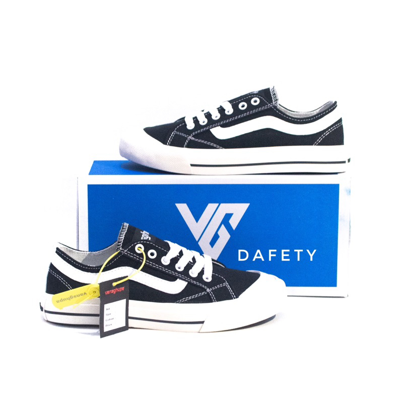 Sepatu Pria Wanita Sepatu Sekolah Casual Vansghupa List Sepatu Warna Hitam Putih