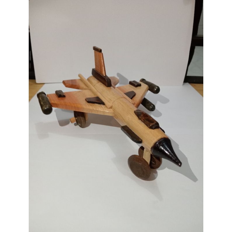 Miniatur Pesawat Tempur F16