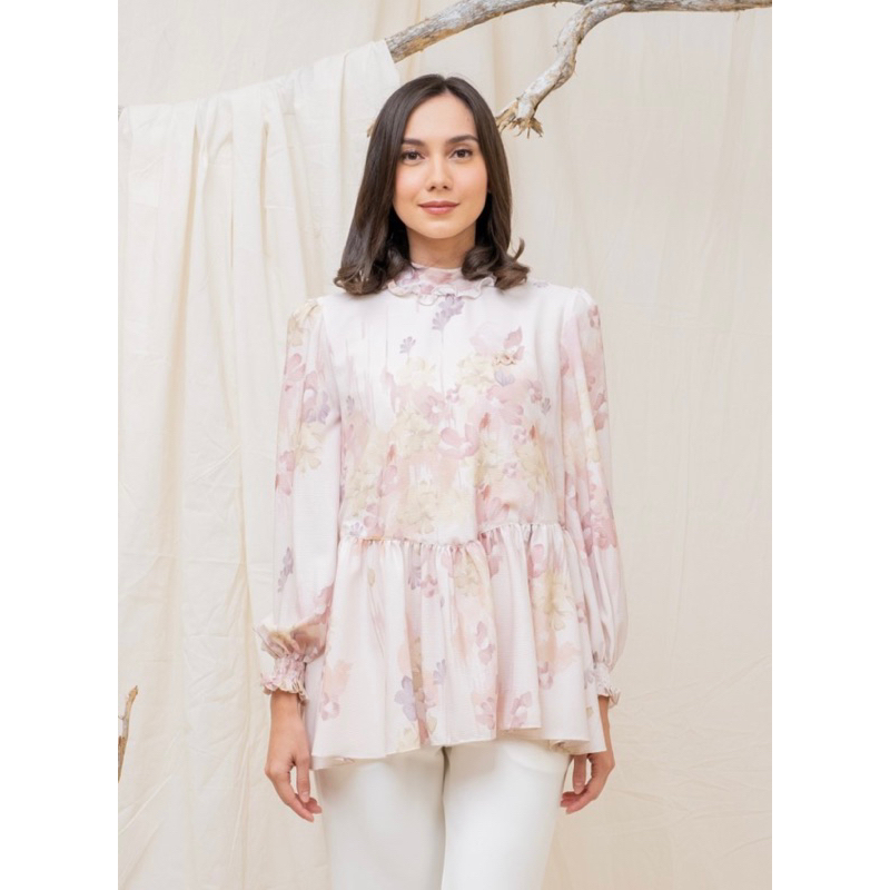 Nara Blouse Wearing Klamby