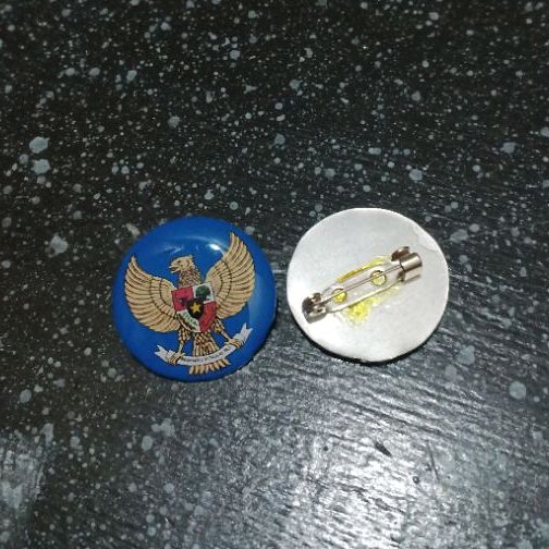 Pin Bros Garuda Pancasila Warna Dasar Biru Bulat Resin - Pin aksesoris Garuda