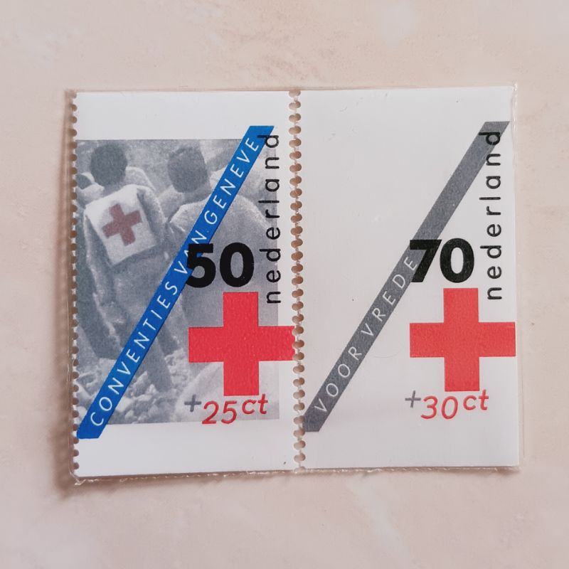 

(AE) Perangko Belanda Red Cross - 1983 - from Booklet Set 2pcs Mint