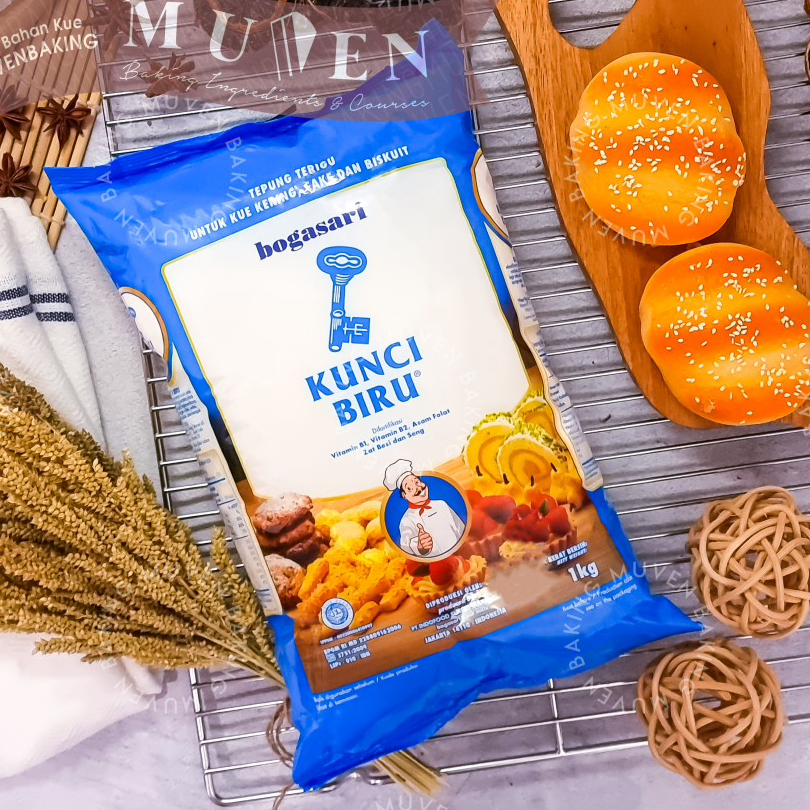 

Ready TEPUNG TERIGU BOGASARI KUNCI BIRU PREMIUM 1kg Stok Banyak