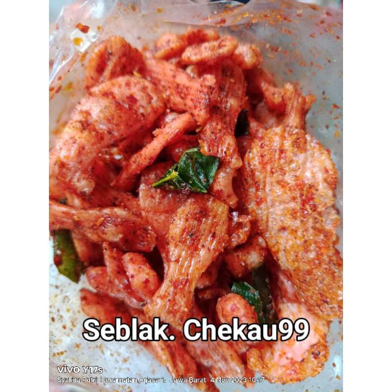 

seblak kerupuk ikan extra pedas daun jeruk 1kg