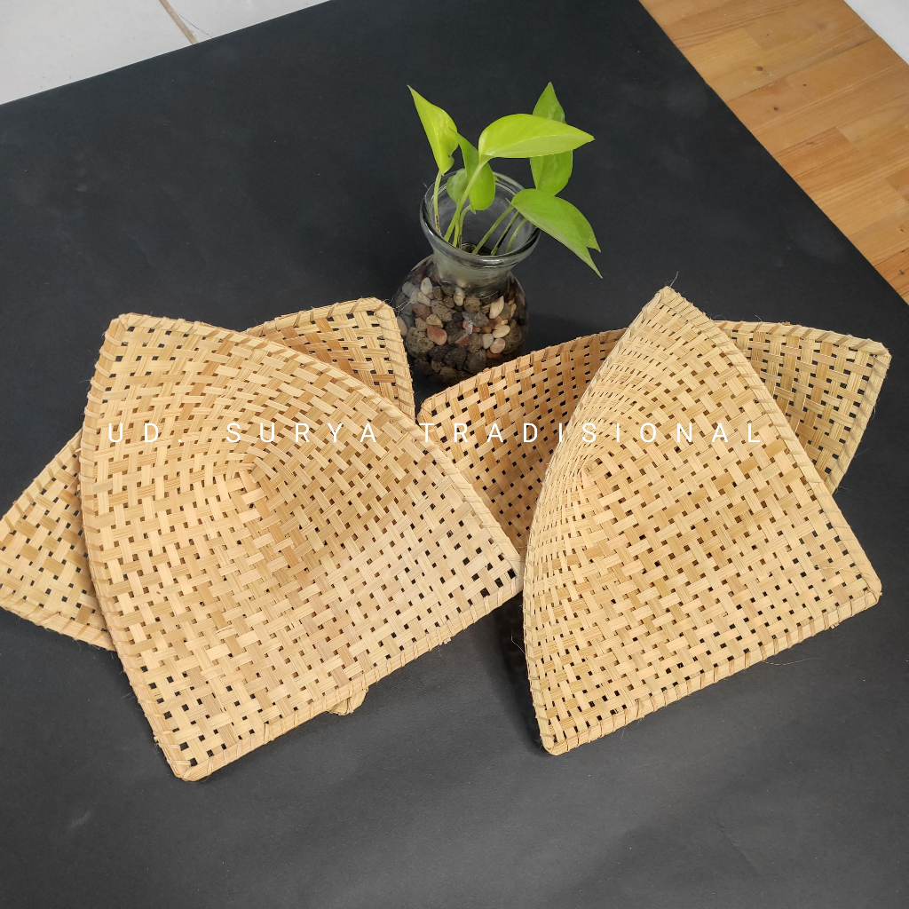 Pincuk anyaman bambu / pincuk nasi pecel