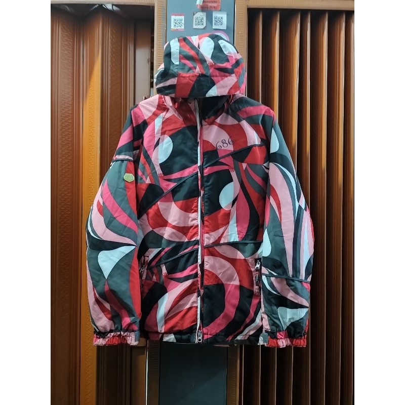 RARE Jaket Snowboard Bulang SUPERDRY x 686  Special Limited Edition, Motif AOP