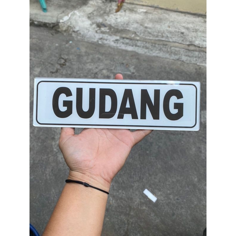 Akrilik / Stiker Vinyl Ruang Gudang