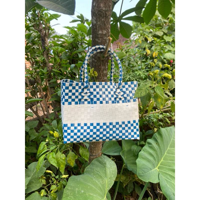 Tas Anyam Mini Bahan Plastik