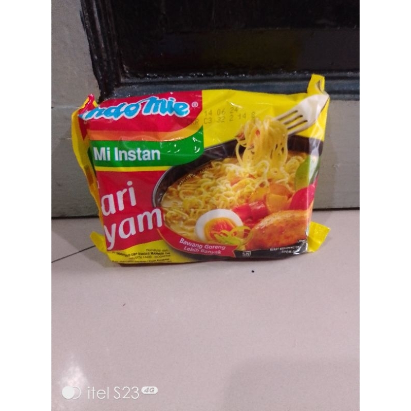 

Indomie kari ayam