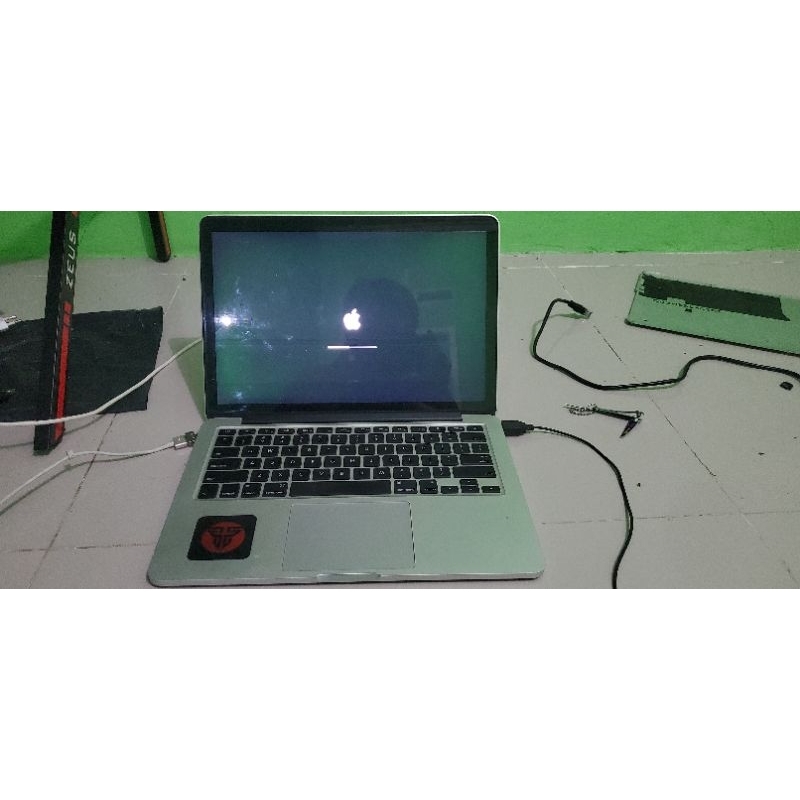 macbook pro retina 2014 bekas second  murah saja