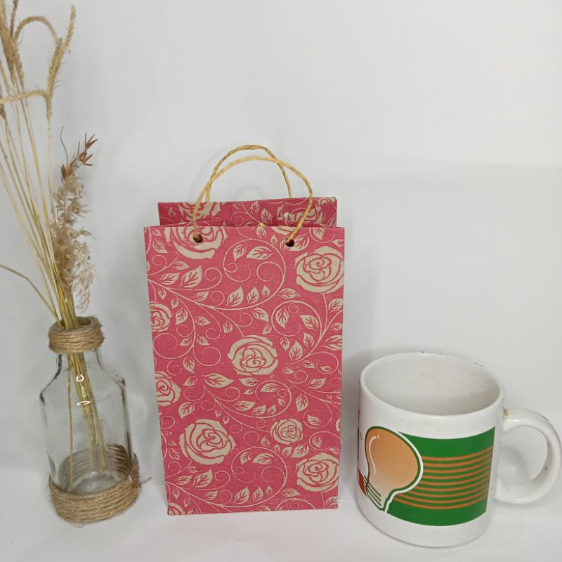 

Paperbag Paper Bag Mug Red Flower Motif Bunga