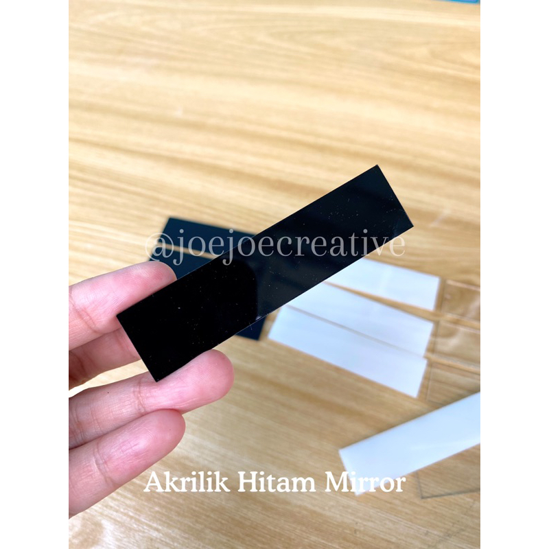 

Nametag Papan Nama Dada Bahan Name Tag 8x2 Hitam Mirror
