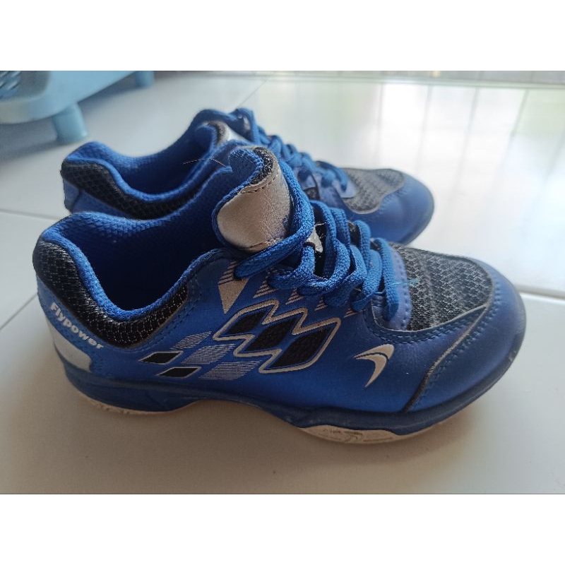 sepatu badminton anak flypower kalasan 03