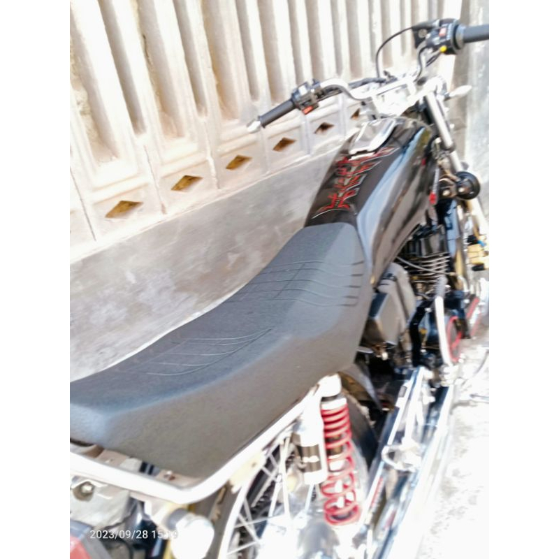 Jok motor RX king prahu siku coak depan motif amplas timbul