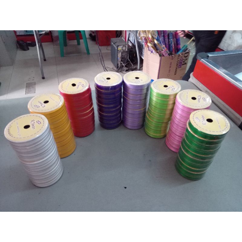 

Pita Kado ukuran 2 cm / Pita Souvenir (per roll)