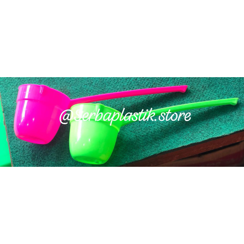centongan es / centongan plastik warna / gayung es besar / gayung minuman / centong jus