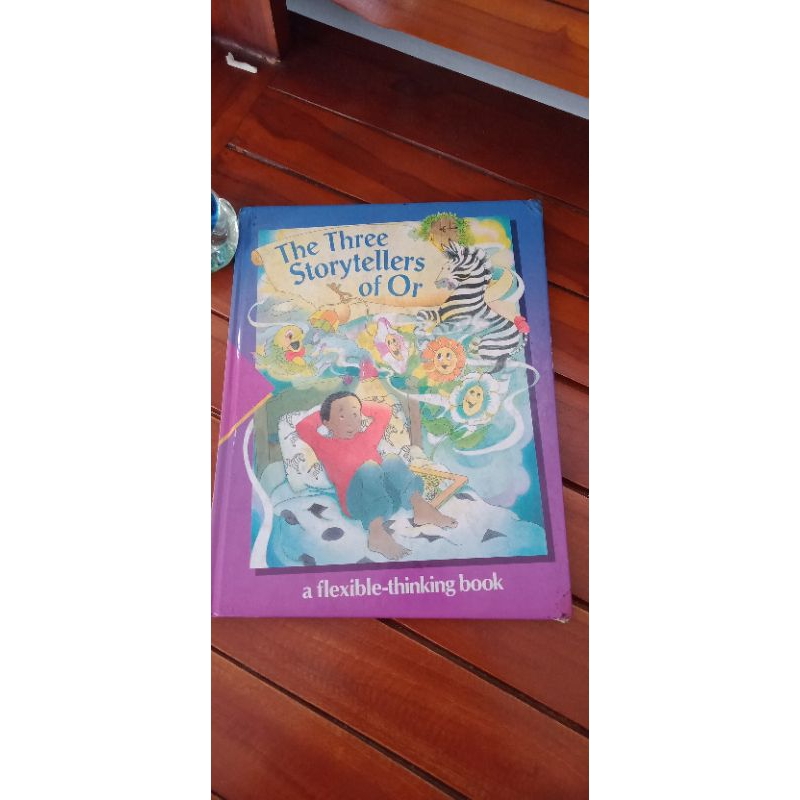 BUKU PENGETAHUAN CAKRAWALA DASAR BAHASA INGGRIS - THE THREE STORYTELLERS OF OR